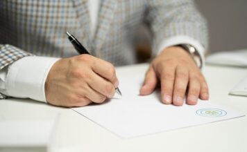 Jak się podpisuje kopertę? Jak się podpisuje kopertę?