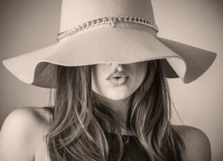 Czy tiul jest modny 2023?