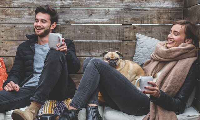 Jakie buty do czarnej koszuli i spodni?