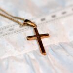 Co zrobić żeby łańcuszki na szyi się nie plątały?